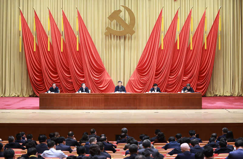 10月10日，2020年秋季學(xué)期中央黨校（國家行政學(xué)院）中青年干部培訓(xùn)班在中央黨校開班。中共中央總書記、國家主席、中央軍委主席習(xí)近平在開班式上發(fā)表重要講話。新華社記者 丁林 攝